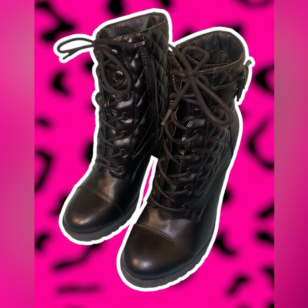 Black heeled boots